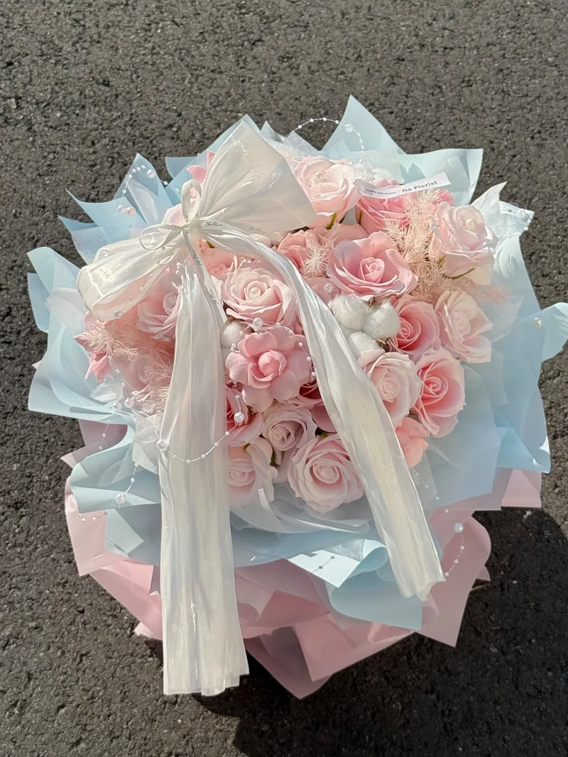 藍邊蝴蝶結香皂花束
