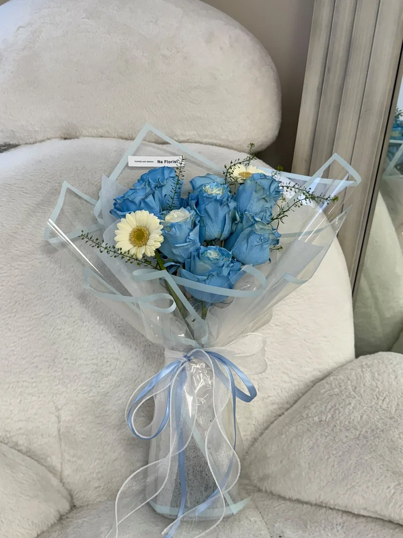 靜藍之光鮮花花束