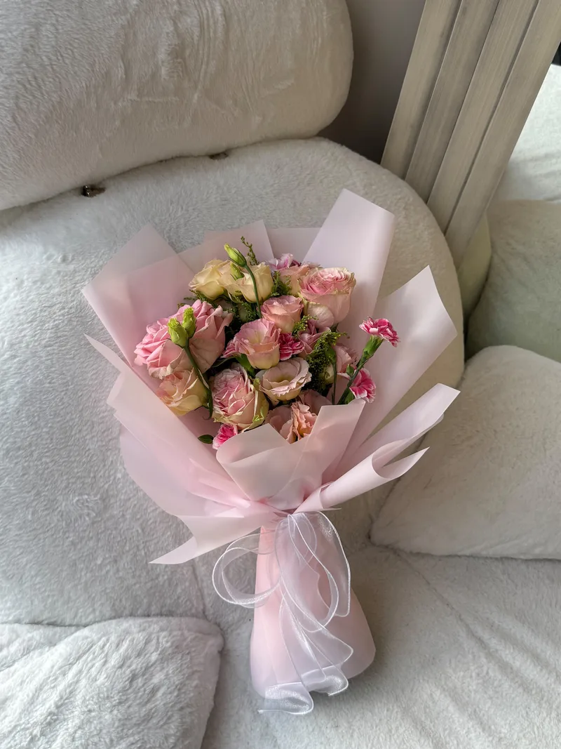 粉玫瑰花束