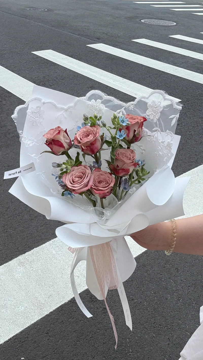 卡布奇諾蕾絲鮮花