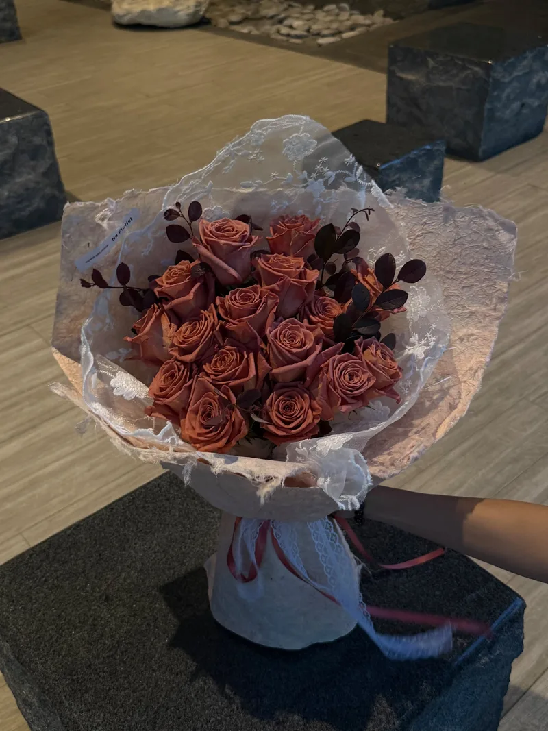 蕾絲進口玫瑰花束