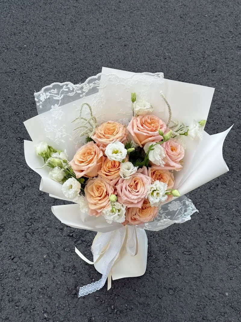 奶油粉蕾花束