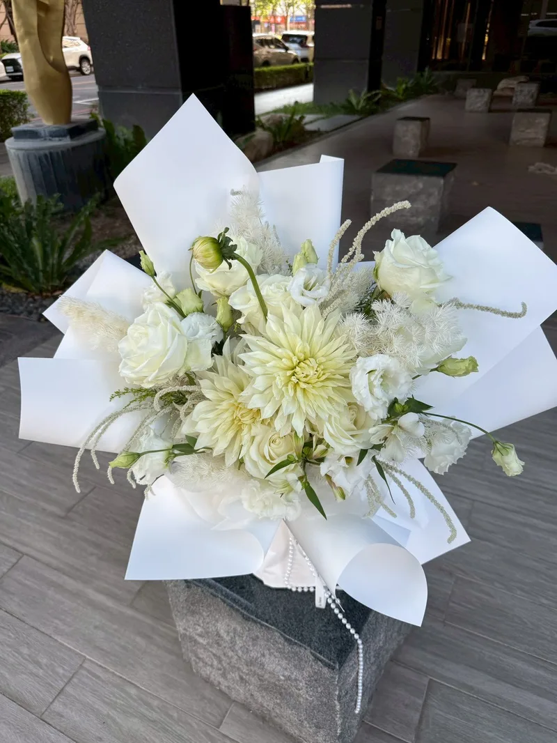 白色聖誕頂級進口鮮花花束