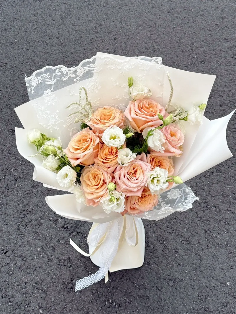 蜜桃蕾絲花束